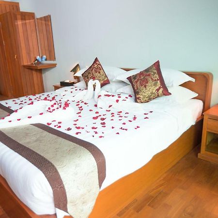 Hotel Sincere Smile Rangun Kültér fotó