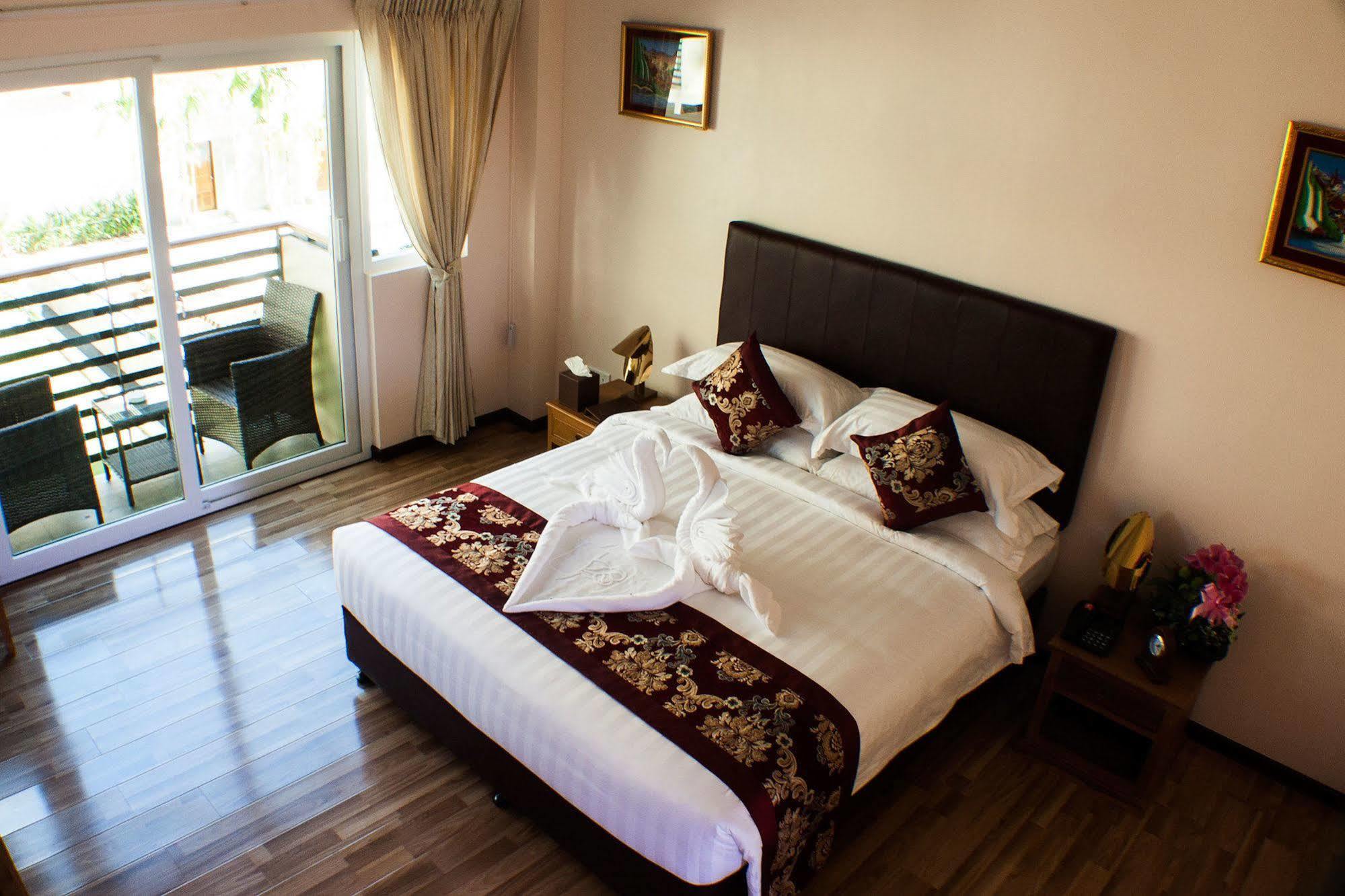 Hotel Sincere Smile Rangun Kültér fotó