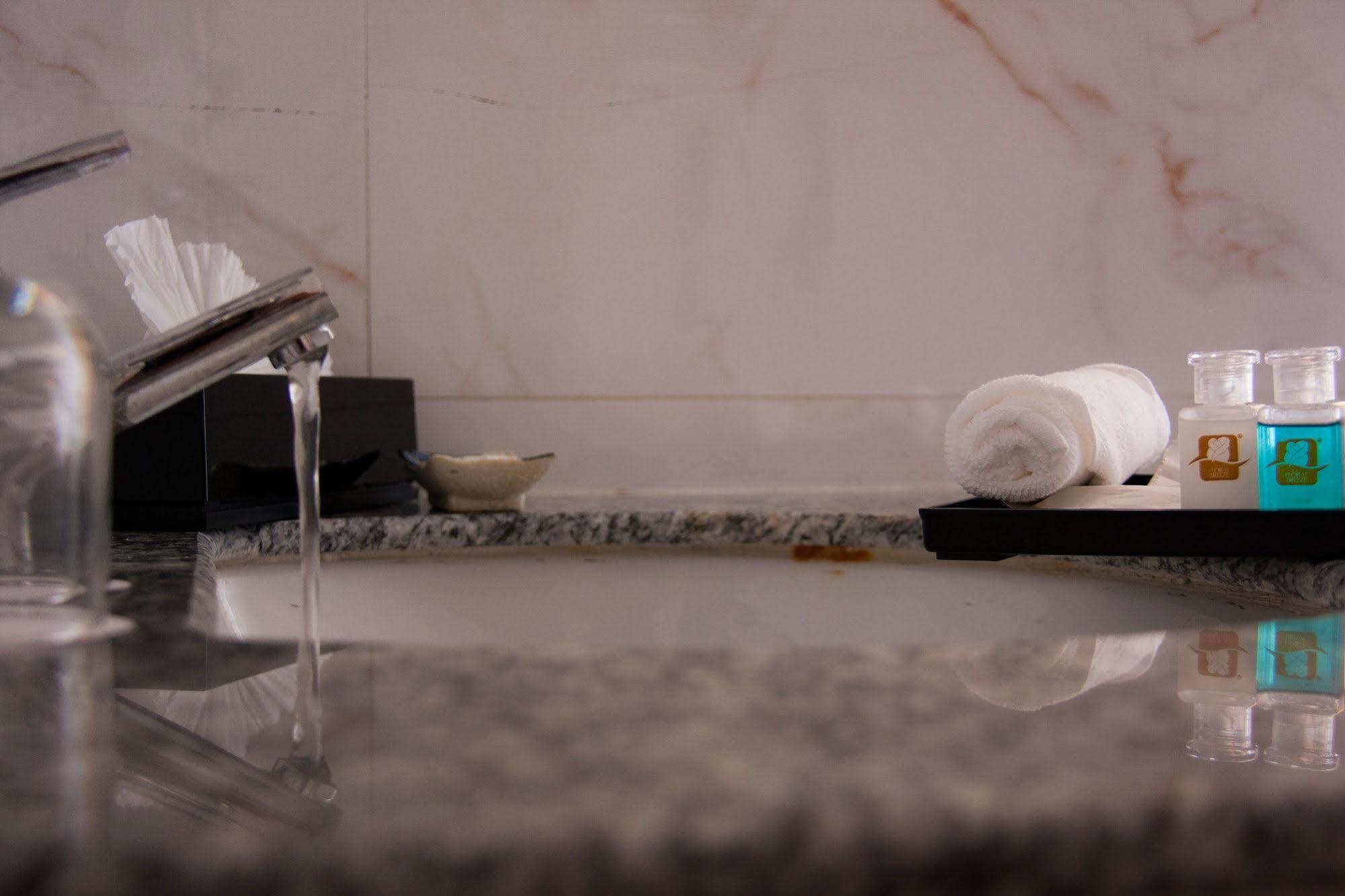 Hotel Sincere Smile Rangun Kültér fotó